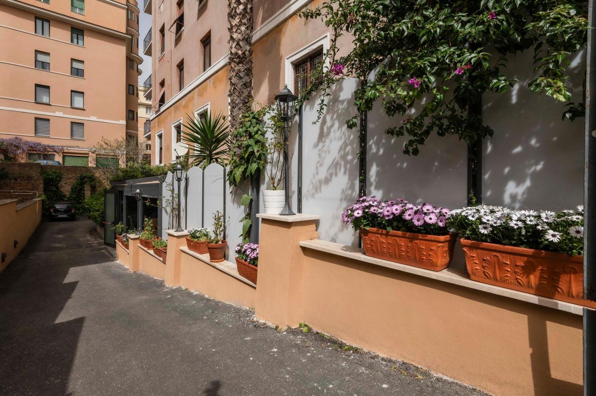 Hotel Valeri — Foto 1